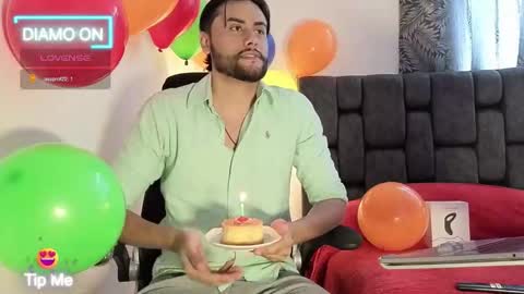 Thomas online show from December 5, 2025, 6:26 pm