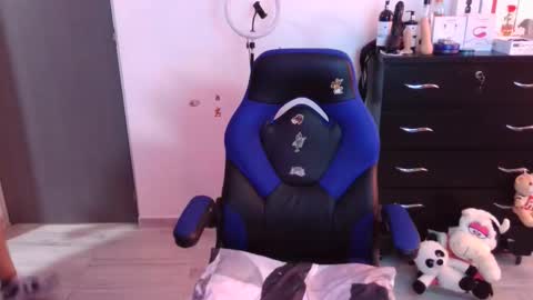 VALERIA online show from November 2, 2025, 7:49 pm