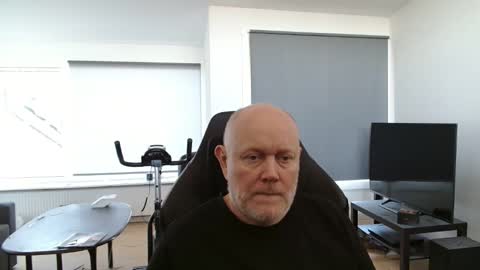 thomash32 online show from September 25, 2025, 8:51 am