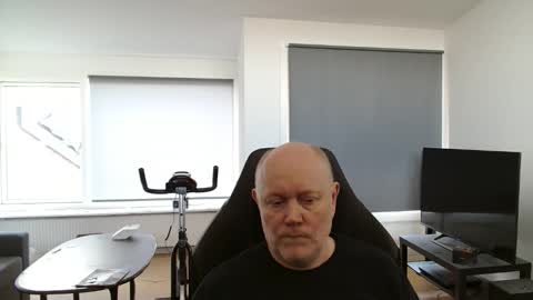 thomash32 online show from October 6, 2025, 10:02 am