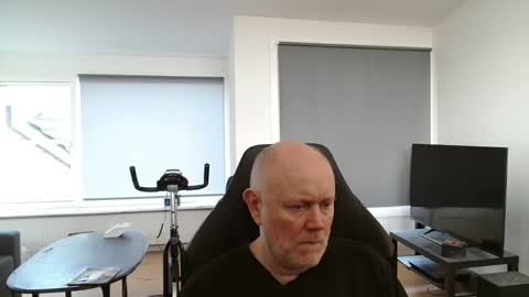 thomash32 online show from October 10, 2025, 8:35 am