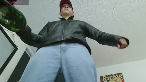 thomasjons online show from June 14, 2026, 2:24 am