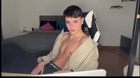 Thomas online show from July 2, 2026, 4:29 am