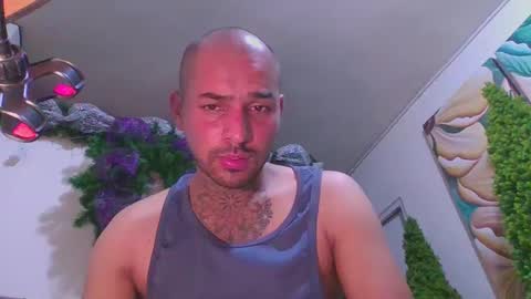 Snapshot of thomassmith2023 chatting on February 21, 2025, 1:55 am thomas smith online show from February 21, 2025, 1:55 am