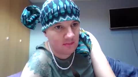 thomasverdries online show from November 18, 2025, 7:57 am