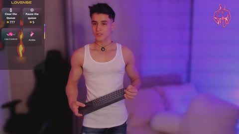 Snapshot of thomklein chatting on February 5, 2026, 7:51 pm Thom Klein online show from February 5, 2026, 7:51 pm