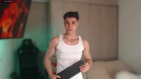 Snapshot of thomklein chatting on February 18, 2026, 8:49 pm Thom Klein online show from February 18, 2026, 8:49 pm