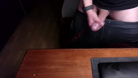 Snapshot of thomsdick chatting on December 15, 2025, 9:52 pm thomsdick online show from December 15, 2025, 9:52 pm