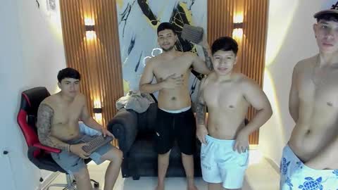 thomson_hot01 online show from September 12, 2025, 5:07 am