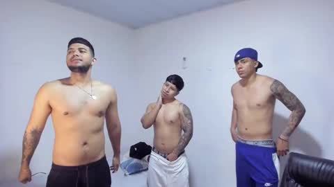 thomson_hot01 online show from September 27, 2025, 5:23 am