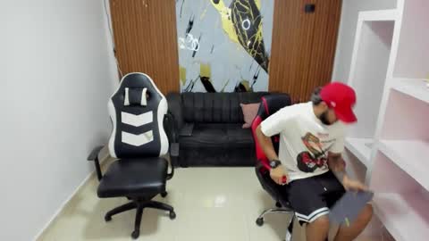 thomson_hot01 online show from March 2, 2026, 7:15 am