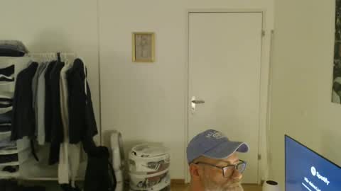 Snapshot of thomster1972good chatting on February 15, 2026, 6:15 pm Tom online show from February 15, 2026, 6:15 pm