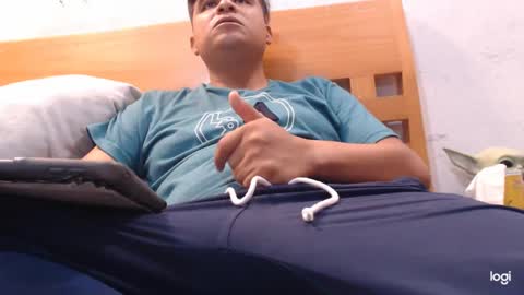 Snapshot of thor0200 chatting on December 10, 2024, 6:11 am thor0200 online show from December 10, 2024, 6:11 am