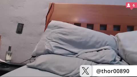 Snapshot of thor0200 chatting on January 22, 2025, 5:05 am thor0200 online show from January 22, 2025, 5:05 am