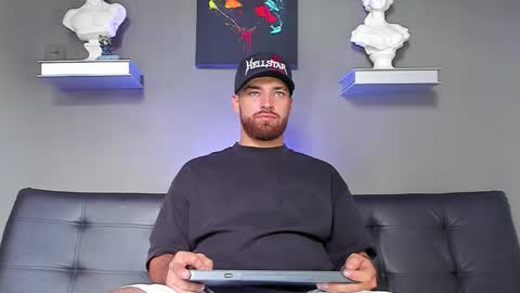 thor_evans online show from November 21, 2025, 8:51 pm