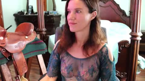 ThornburyRose online show from November 29, 2025, 7:06 pm