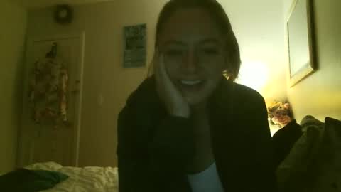 throatbabi34 online show from September 23, 2025, 4:04 am