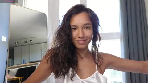 Snapshot of tia_j chatting on May 26, 2026, 7:15 am tia_j online show from May 26, 2026, 7:15 am