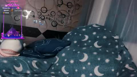 tiameow online show from October 14, 2025, 7:36 pm