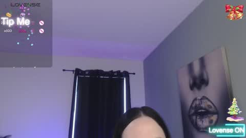 Tia Bella online show from November 30, 2025, 7:51 pm