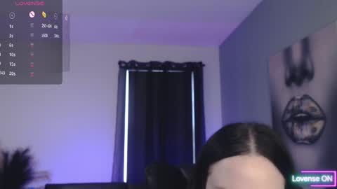 Tia Bella online show from April 1, 2026, 8:39 pm