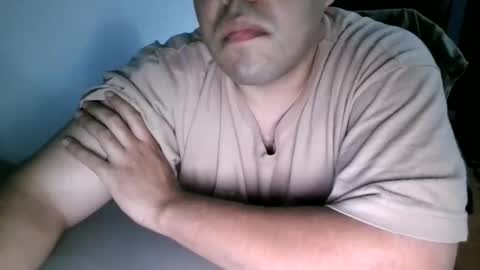 tiago2588 online show from April 13, 2026, 8:47 pm