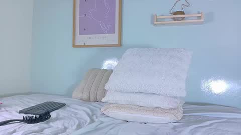 TIANA  online show from October 29, 2025, 1:13 pm