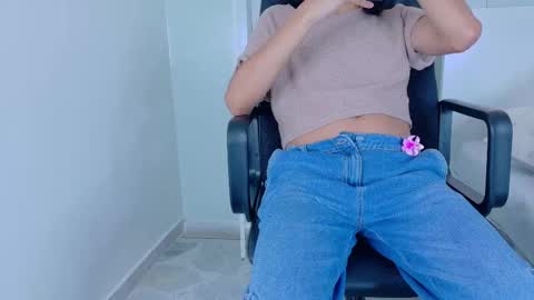 TIANA  online show from November 1, 2025, 7:38 pm