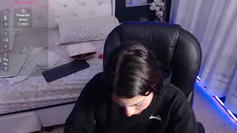 LIA online show from October 10, 2025, 1:32 pm