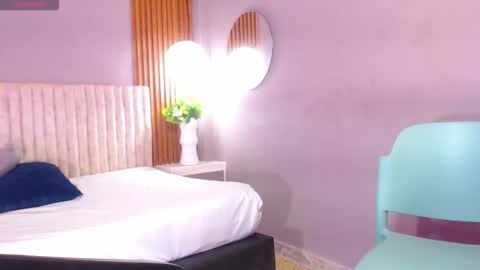 tianasky online show from November 11, 2025, 9:48 pm