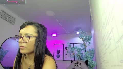 Tiara  online show from January 11, 2026, 3:33 am