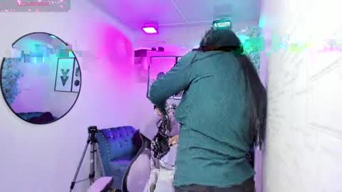 Tiara  online show from April 9, 2026, 3:17 am