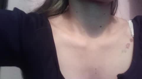 Snapshot of tifanny_a chatting on March 6, 2025, 9:31 pm Tifanny online show from March 6, 2025, 9:31 pm