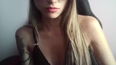 Tifanny online show from October 7, 2025, 9:56 pm