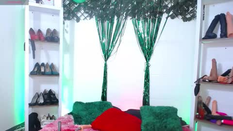 Tifanny Nails  online show from March 24, 2026, 12:43 pm