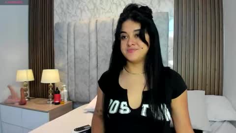 Tiff3 online show from October 18, 2025, 7:36 pm