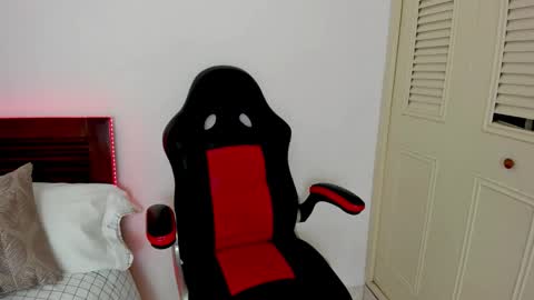 tifanymonroehot online show from February 8, 2026, 12:08 pm