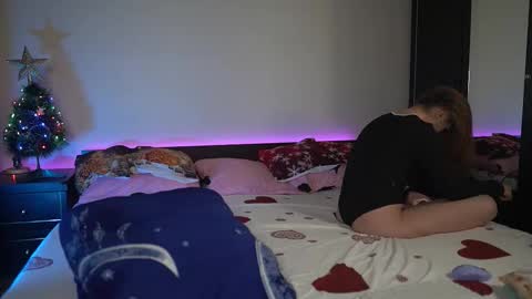 Tiffany online show from December 18, 2025, 9:32 pm