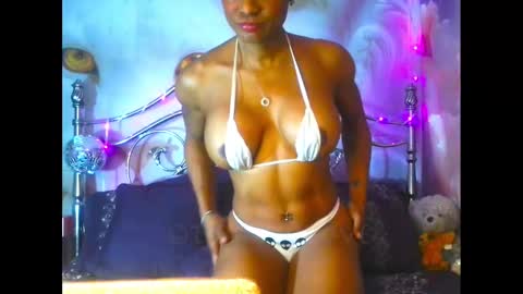 Snapshot of tiffanilove chatting on January 27, 2025, 4:43 pm Tiffani Love online show from January 27, 2025, 4:43 pm