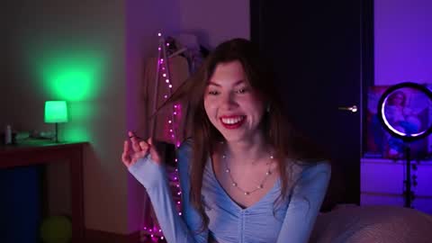 Im here on Fridays Saturdays Sundays  online show from December 19, 2025, 1:56 am