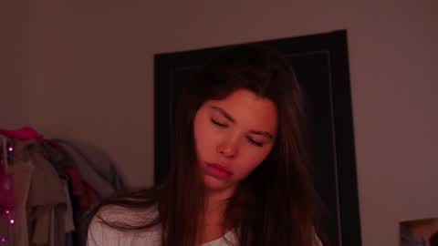 Im here on Fridays Saturdays Sundays  online show from January 5, 2026, 5:27 pm