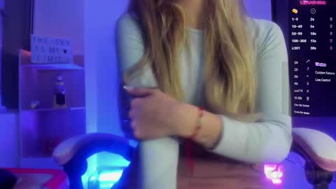 Snapshot of tiffany_bela chatting on January 25, 2025, 1:43 am Tiffany Bela online show from January 25, 2025, 1:43 am
