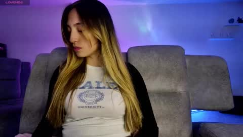 Snapshot of tiffany_bela chatting on September 13, 2025, 12:54 am Tiffany Bela online show from September 13, 2025, 12:54 am