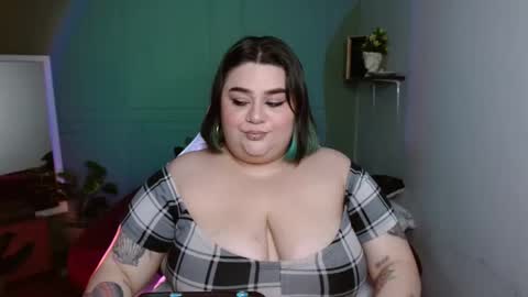 Snapshot of tiffany_laurens chatting on January 14, 2025, 2:50 am dont forget ask for custom vids online show from January 14, 2025, 2:50 am