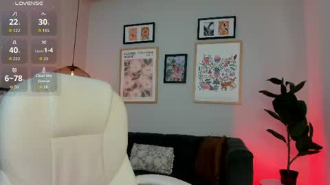 Snapshot of tiffany_low chatting on June 11, 2026, 3:54 pm tiffany_low online show from June 11, 2026, 3:54 pm