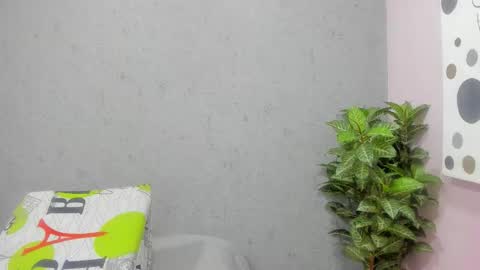 tiffany_mendez online show from November 15, 2025, 12:02 pm