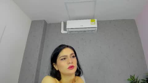 Snapshot of tiffany_mendez chatting on March 12, 2026, 12:11 pm tiffany_mendez online show from March 12, 2026, 12:11 pm