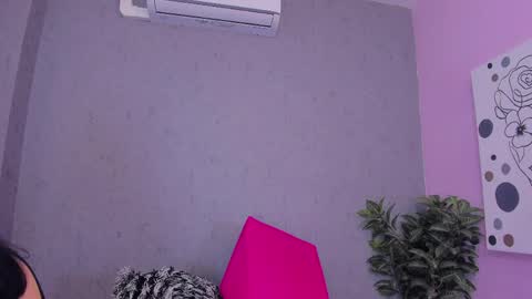 Snapshot of tiffany_mendez chatting on April 11, 2026, 12:09 pm tiffany_mendez online show from April 11, 2026, 12:09 pm