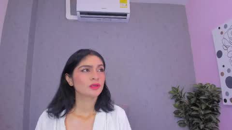 Snapshot of tiffany_mendez chatting on May 6, 2026, 12:10 pm tiffany_mendez online show from May 6, 2026, 12:10 pm