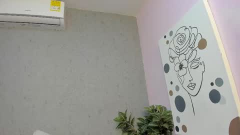 Snapshot of tiffany_mendez chatting on May 19, 2026, 12:00 pm tiffany_mendez online show from May 19, 2026, 12:00 pm